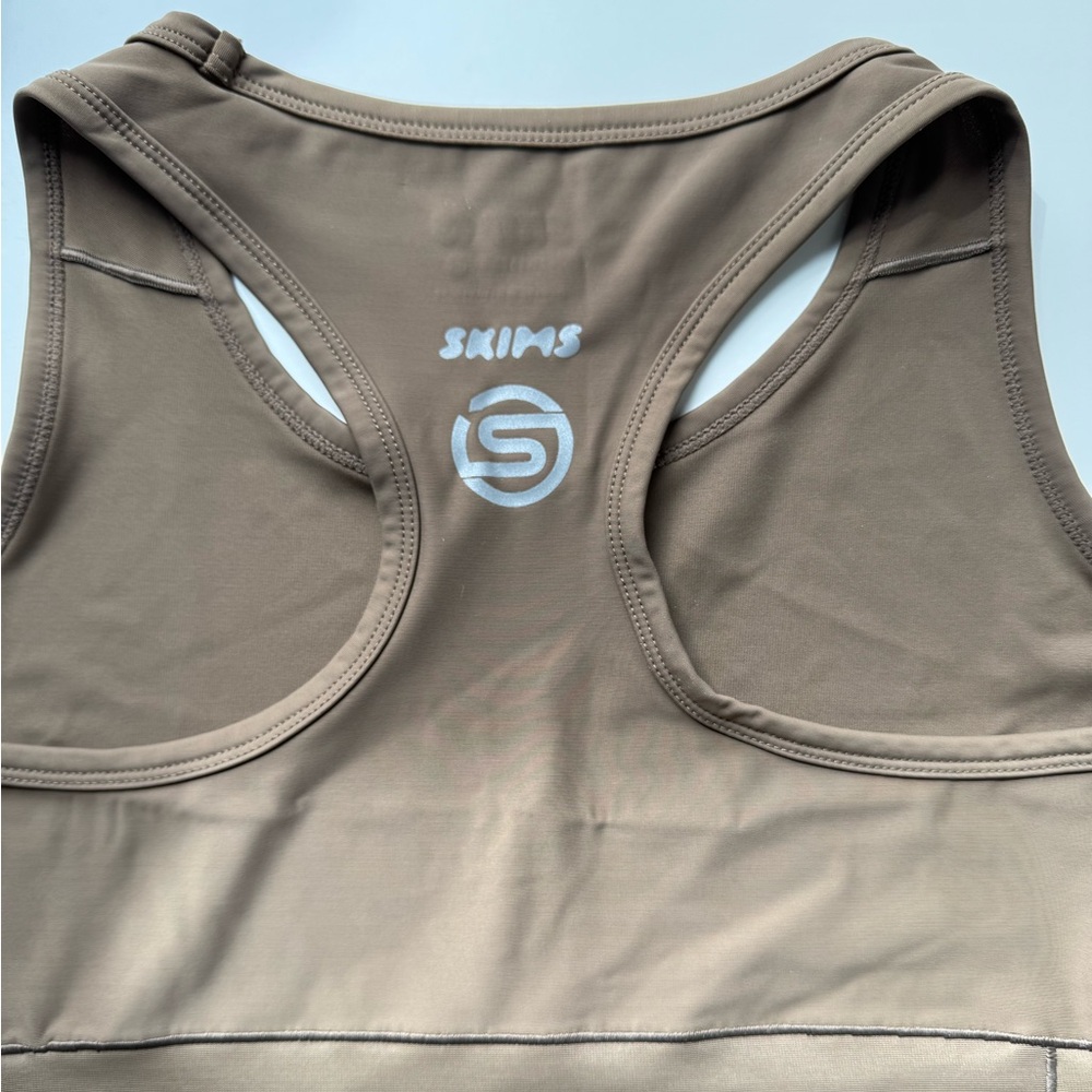 SKIMS Taupe Ribbed Racerback Crop - Picture 4 of 10